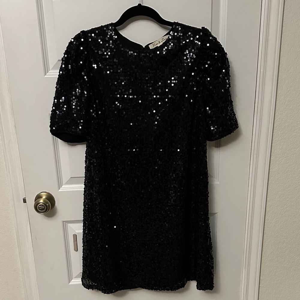 Vine & Love Shimmering Black Sequin Top